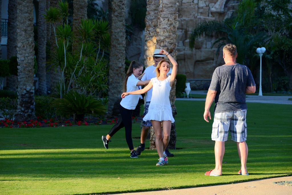 Stella Di Mare Beach Hotel & Spa Sharm el-Sheikh Luaran gambar A game of bocce in progress